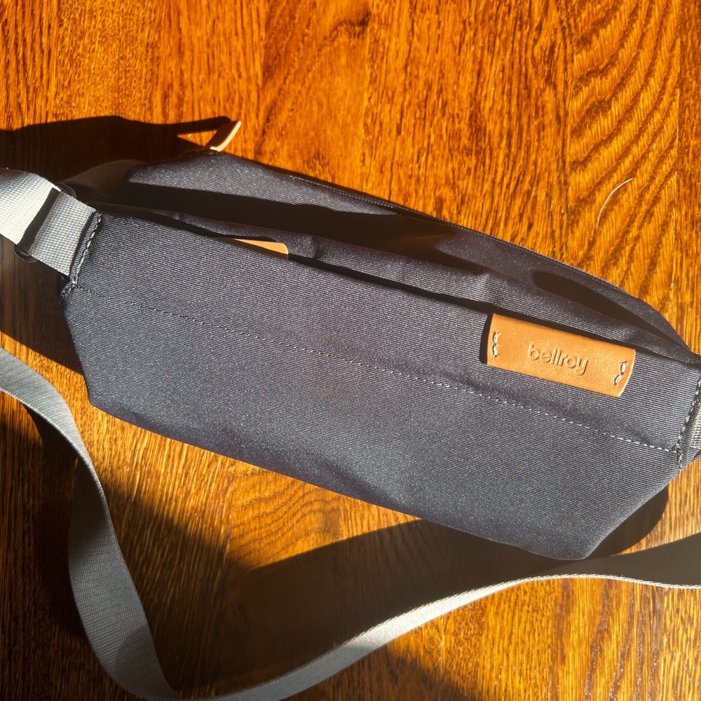 Bellroy crossbody sling mini bag - barely used!